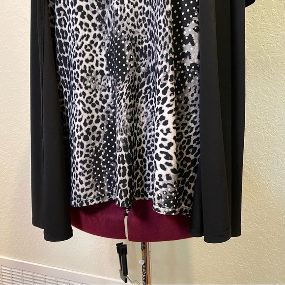 Susie in The City | Black and White Leopard Blouse with Black Cover up 2X 📓 - Picture 7 of 12